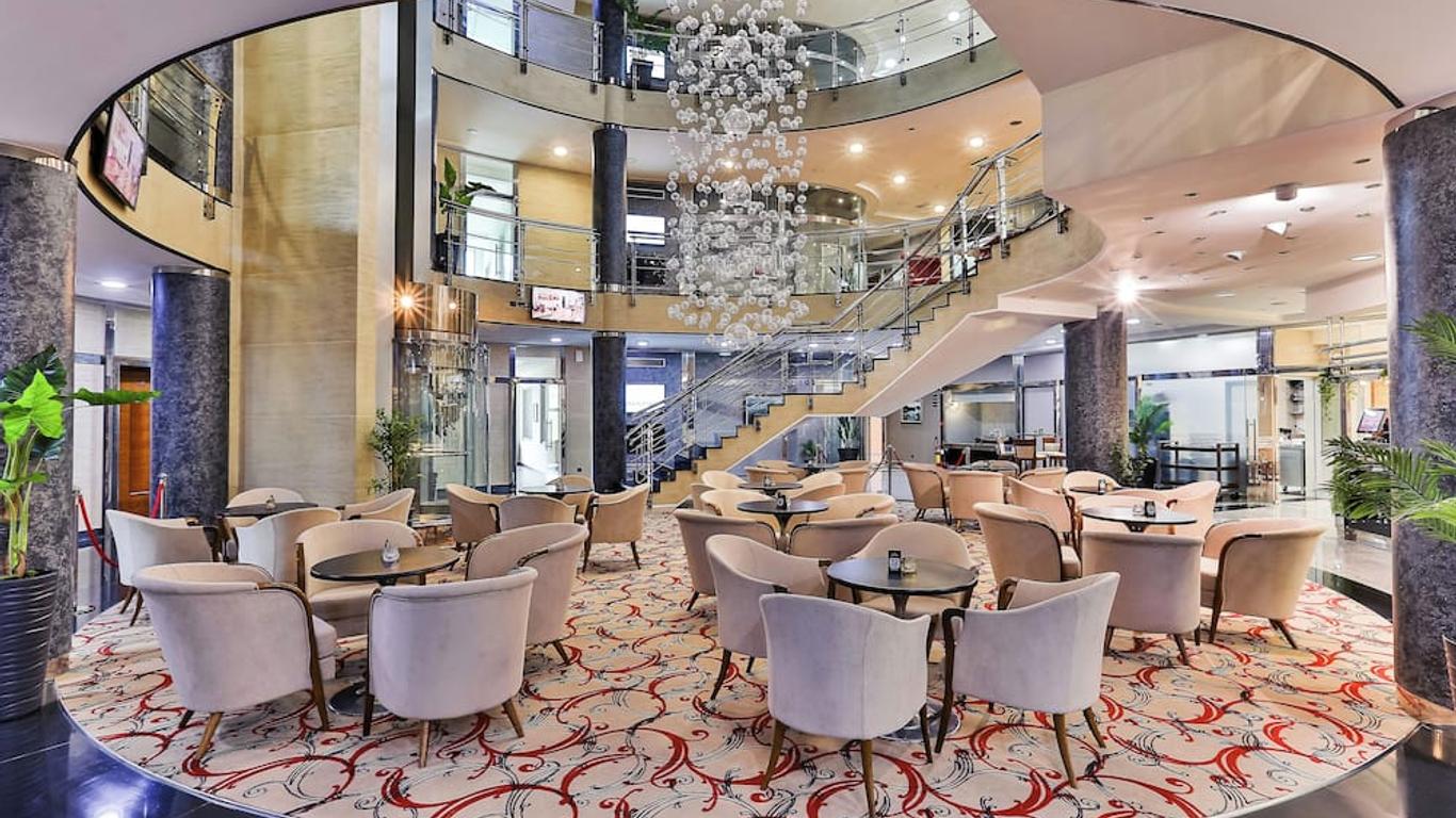 Kings Park Hotel