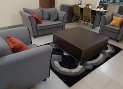 Goddis Apartments - Lagos - Sala de estar