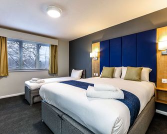 Days Inn by Wyndham London Stansted Airport - Bishop's Stortford - Спальня