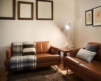 Circa Ruby Mint - Daylesford - Huiskamer