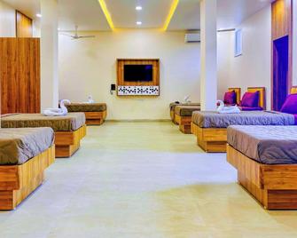 Hotel Vatika Inn - Sohāgpur - Habitación