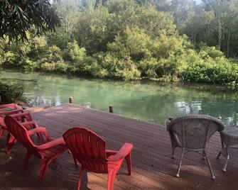 Weeki Wachee Main River - Spring Hill - Innenhof