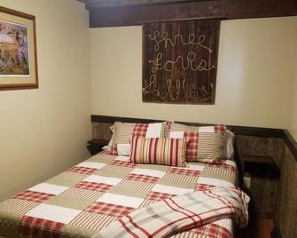 Three Forks Saddlery's 'Cowboy Cabin' - Three Forks - Habitación
