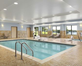 Hampton Inn Penn Yan - Penn Yan - Басейн