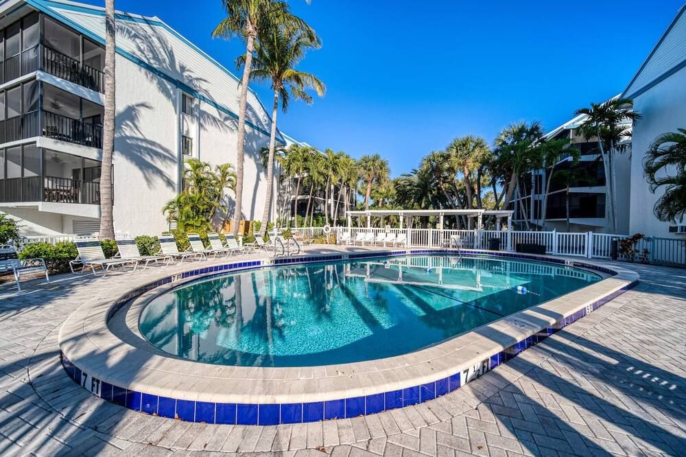 Chic Captiva Villa Residence with Great Amenities - Captiva - Piscina