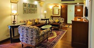 Tuli International - Nagpur - Sala de estar
