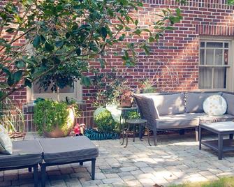 Spacious garden apartment near Tulane and many amazing restaurants and shops - Nouvelle-Orléans - Patio