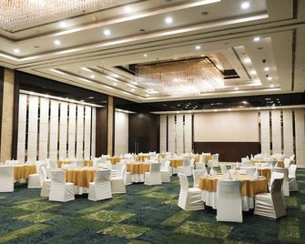 Hotel Royal Orchid Jaipur - Jaipur - Banquet hall