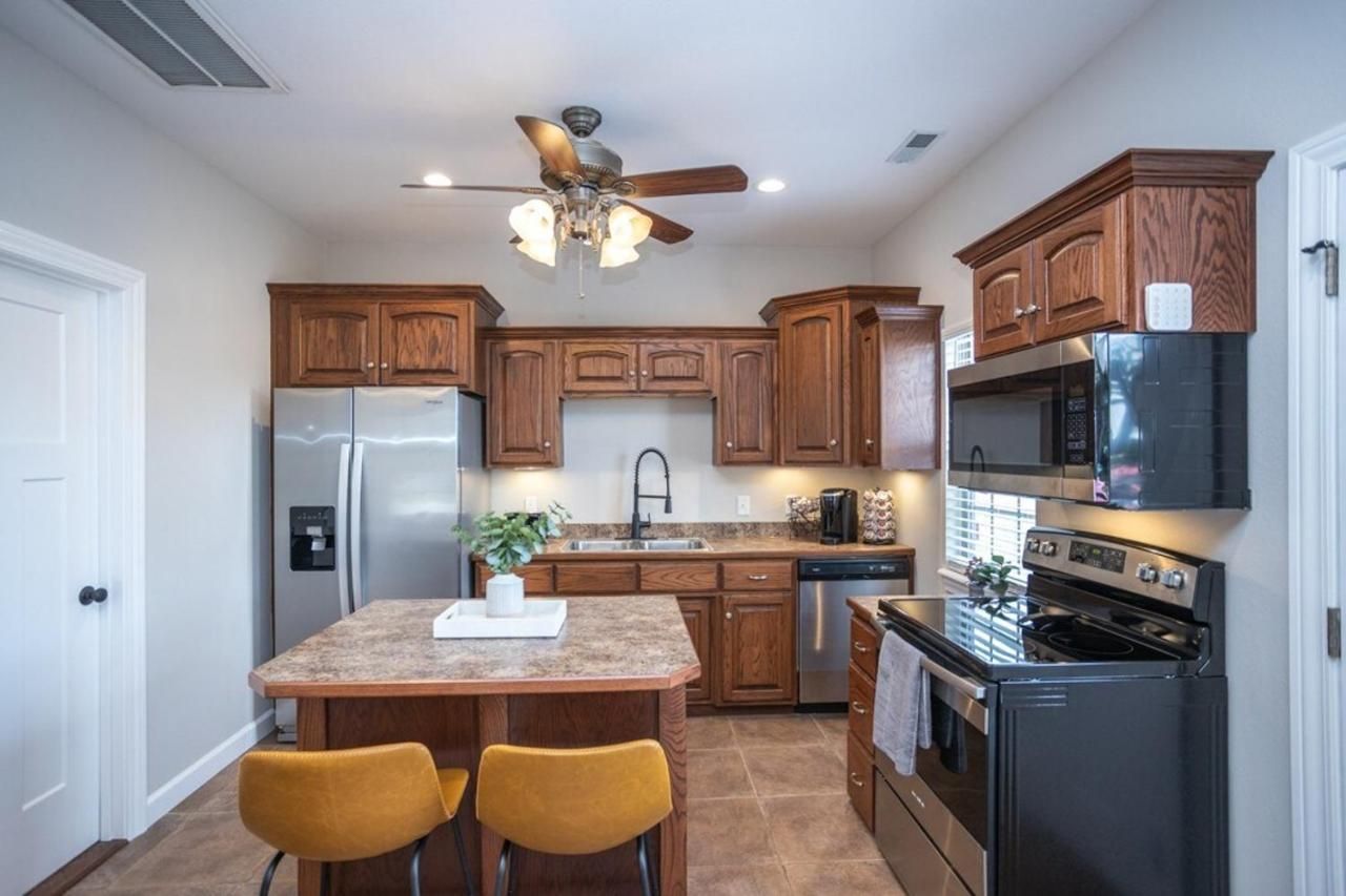 Tiny Home With Hot Tub Near Ft Leonard Wood!