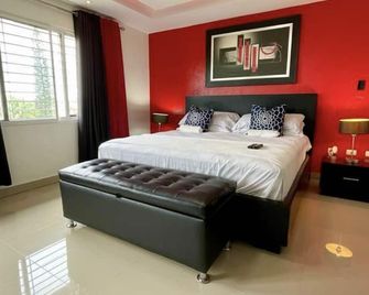 Luxury 5 Beds Penthouse - Private Jacuzzi & Karaoke Bar & Free Parking - Santiago de los Caballeros - Bedroom