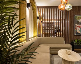Garner Hotel Istanbul - Airport Arnavutkoy By IHG - Istanbul - Gebäude