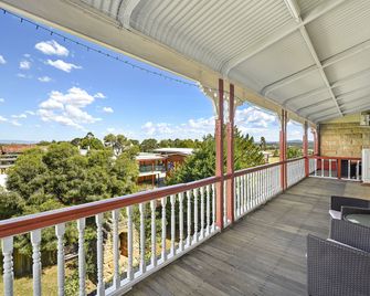 The Abbey - Warwick - Balkon