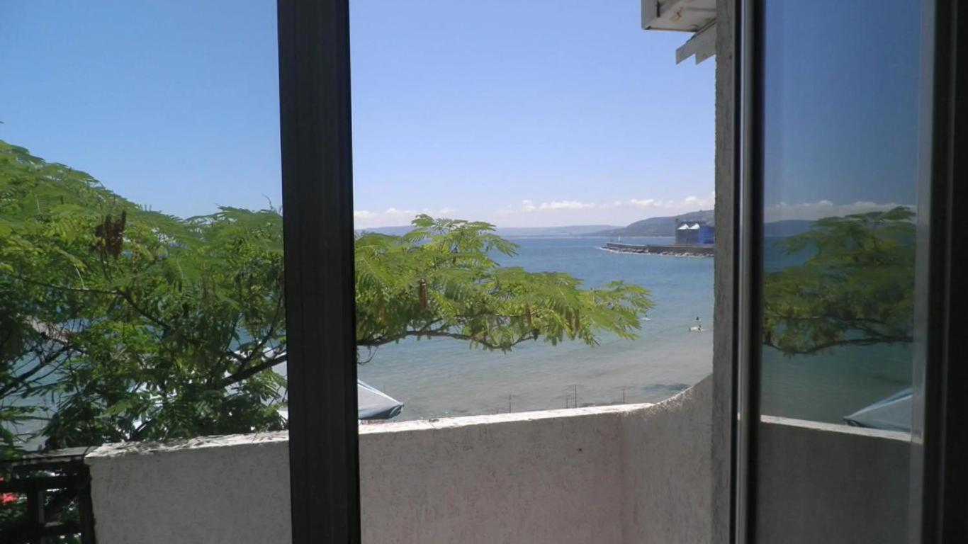 Hotel Oasis - Beach Access