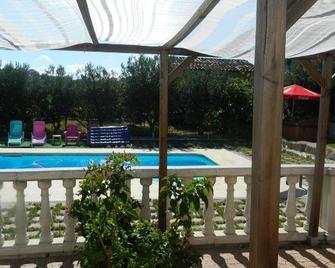 Turo De La Torre - Manresa - Piscina