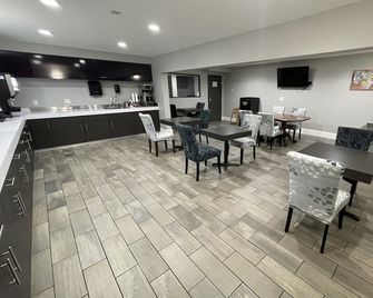 Countryside Inn & Suites - Council Bluffs