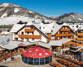 Suite Katschberg - Grizzly Sport & Motorcycle Resort - Sankt Margarethen im Lungau - Budova