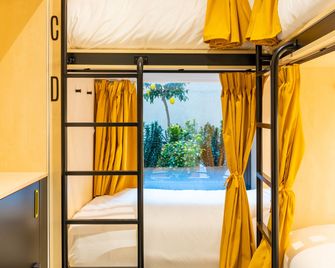Petit Hostel Palacio Real - Madrid - Schlafzimmer