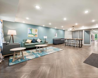 Woodspring Suites Baton Rouge Airport - Бейтон Руж - Лоббі