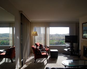 Pajaro Dunes Vacation Home - Watsonville - Вітальня