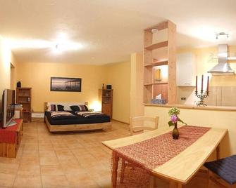 Modern apartment between Ansbach and Nuremberg. Dogs welcome. - Dietenhofen - Habitación