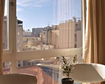 Arethusa Hotel Athens - אתונה - מרפסת