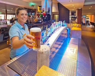 Hoey Moey Backpackers - קופס הארבור - בר