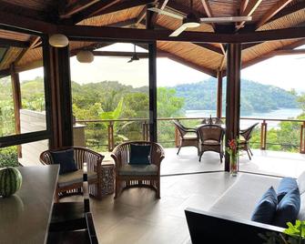 Tulemar - Manuel Antonio - Balcón