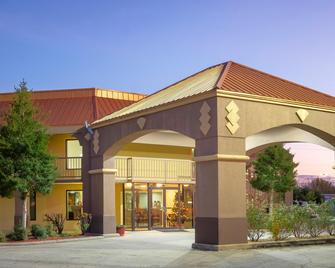 Red Roof Inn & Suites Oxford - Oxford - Rakennus