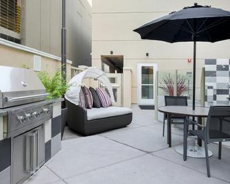 سبرينج هيل سويتس بالقرب من ماريوت مطار سان خوسيه - سان خوسيه - شرفة مرصوفة