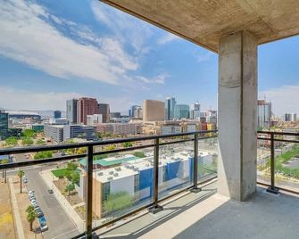 Global Luxury Suites at Downtown Phoenix - Phoenix - Balcón