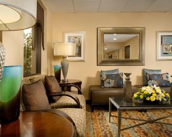 Holiday Inn Express Fairfax - Arlington Boulevard - Fairfax - Living room