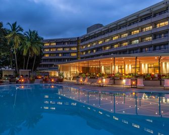 Radisson Blu Mammy Yoko Hotel Freetown - Freetown - Piscina