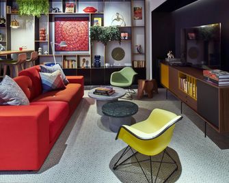 citizenM Paris Opera - Paris - Lounge