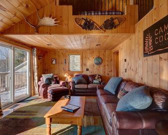 Camp Coös - serene mountain and lake views with ATV\/snowmobile trail access - Pittsburg - Living room
