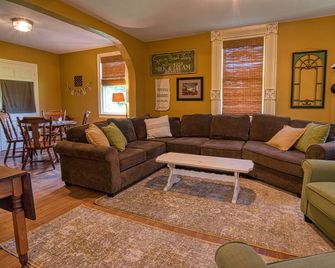 Farmhouse in Rome NY - Rome - Huiskamer