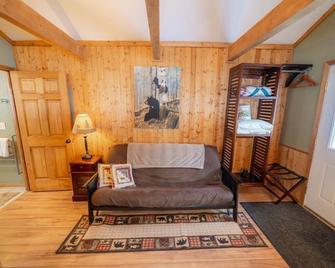 Birch Cabin - Talkeetna - Living room