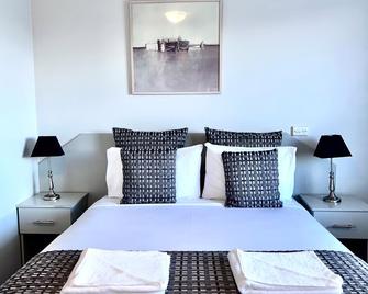 Hume Villa Motor Inn - Fawkner - Bedroom