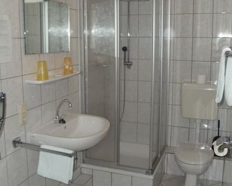 Hotel Europa - Holsthum - Bathroom