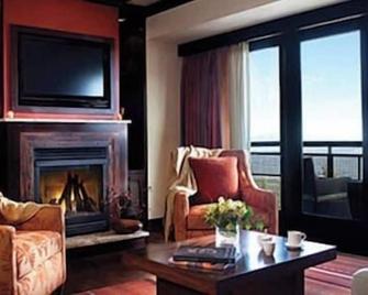 2 Ritz Carlton Club, Truckee, Ski, Resort Access! - Truckee - Living room