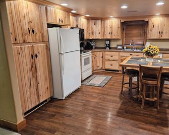 Secluded Glacier Meadow Log Home - 4 bedrooms, 2 bathrooms - Essex - Kitchen