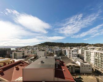 Oaks Wellington Hotel - Wellington - Balcon
