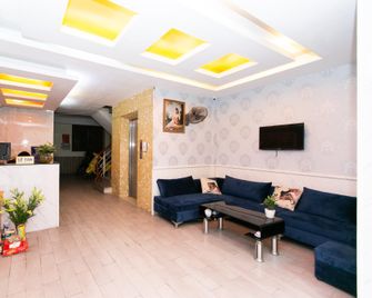 Hoa Lan Hostel - Hanoi - Lobby