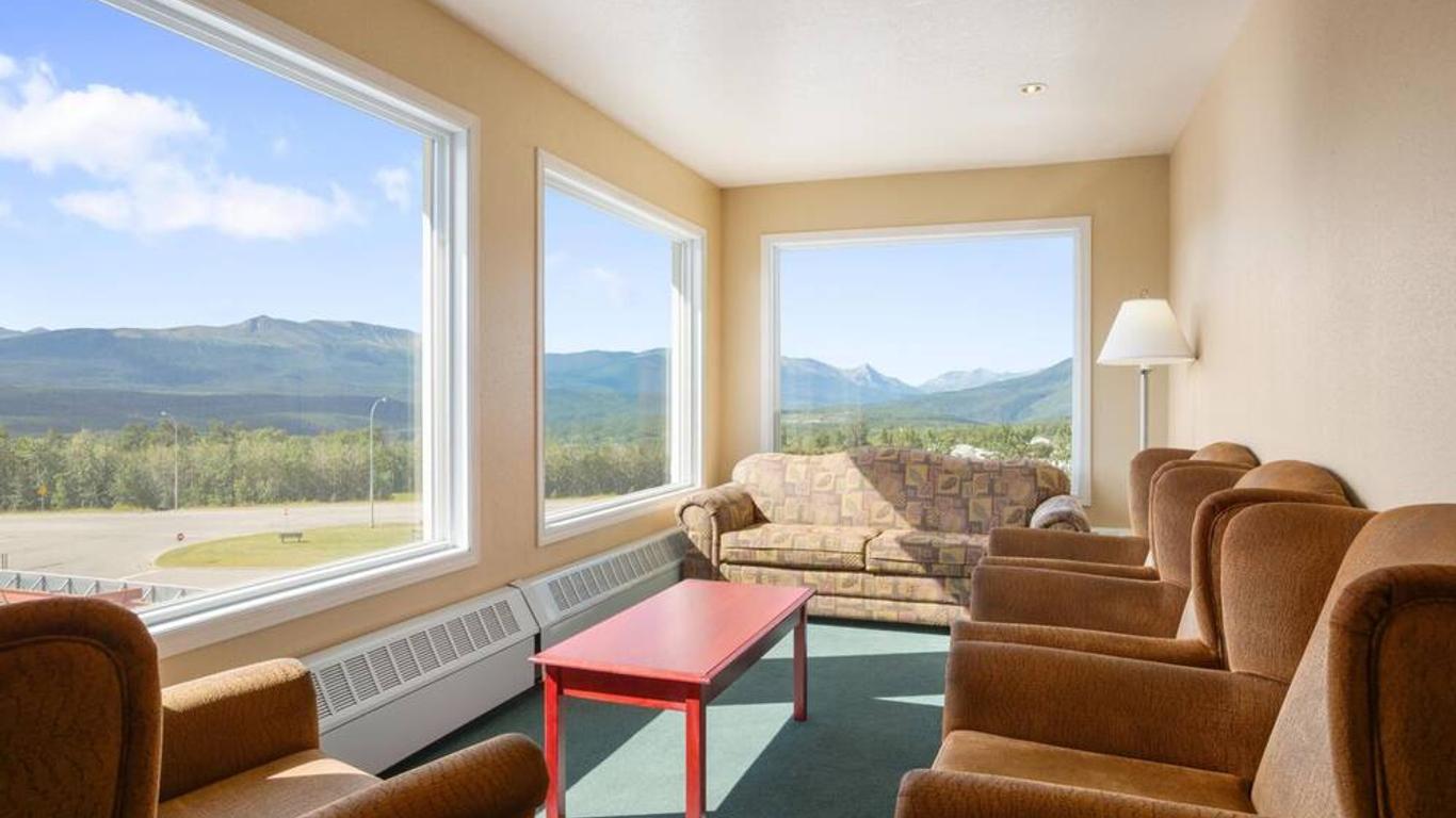 Grande Cache Inn & Suites