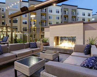 Blueground | Dublin, pool & AC, nr museums - Dublin - Patio