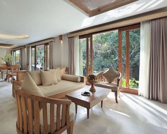 The Sankara Suites and Villas - Ubud - Living room