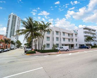 Alamo Hotel - Miami Beach - Building