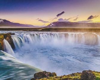 Guesthouse Storu-Laugar - Laugar