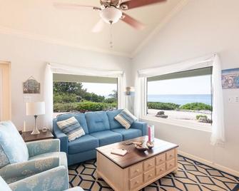 Newly Built Beach House Footsteps From The Water - Cayman Brac - Sala de estar