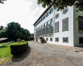 Villa Guinigi Exclusive Residence & Pool - Ciciana - Edificio