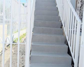 Tidy and Cozy Place to stay - San Juan - Stairs